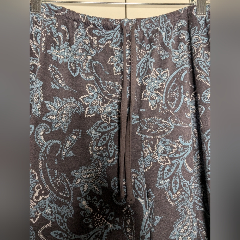 NWOT Unbranded Women Petite 1X Cropped Pajama Pants Dark Grey with Blue Design - Picture 3 of 14